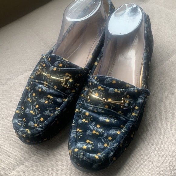 CAbi Carnaby Women's Blue Floral Velvet Loafer Shoe Size 9 Work Casual Career - Picture 11 of 16